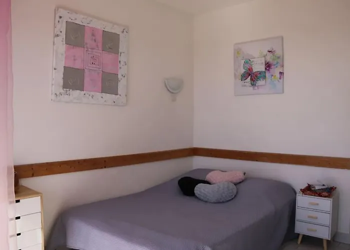 653, Port Nature 6 Au Village Naturiste * Agde